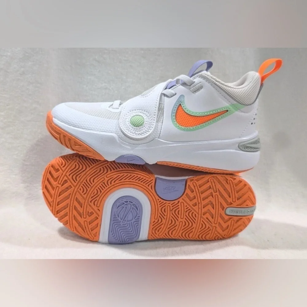 Nike Team Hustle D 11 (GS) White/Orange/Green Girl's Sneakers-Sizes 3Y like new